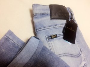 裾上げ事例:ZOZOTOWNから届いたデニムパンツ 東京都豊島区のお客様 0815 4 300x225 - 裾上げ事例:ZOZOTOWNから届いたデニムパンツ 東京都豊島区のお客様